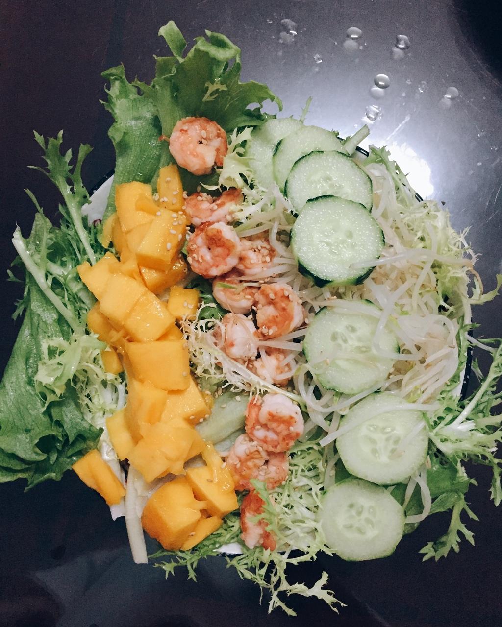 芒果鲜虾沙拉