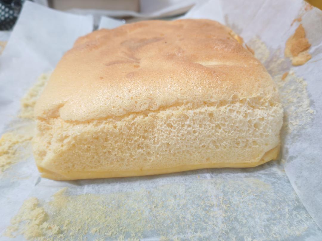 堪比柯基屁股
爆浆芝士🧀古早蛋糕