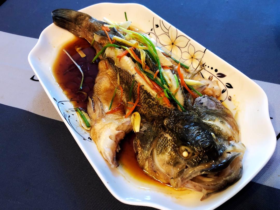 清蒸鲈鱼