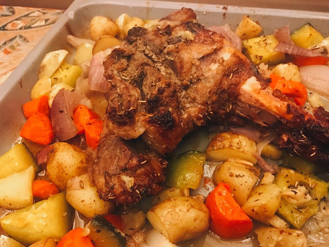 孜然蒜香烤羊腿