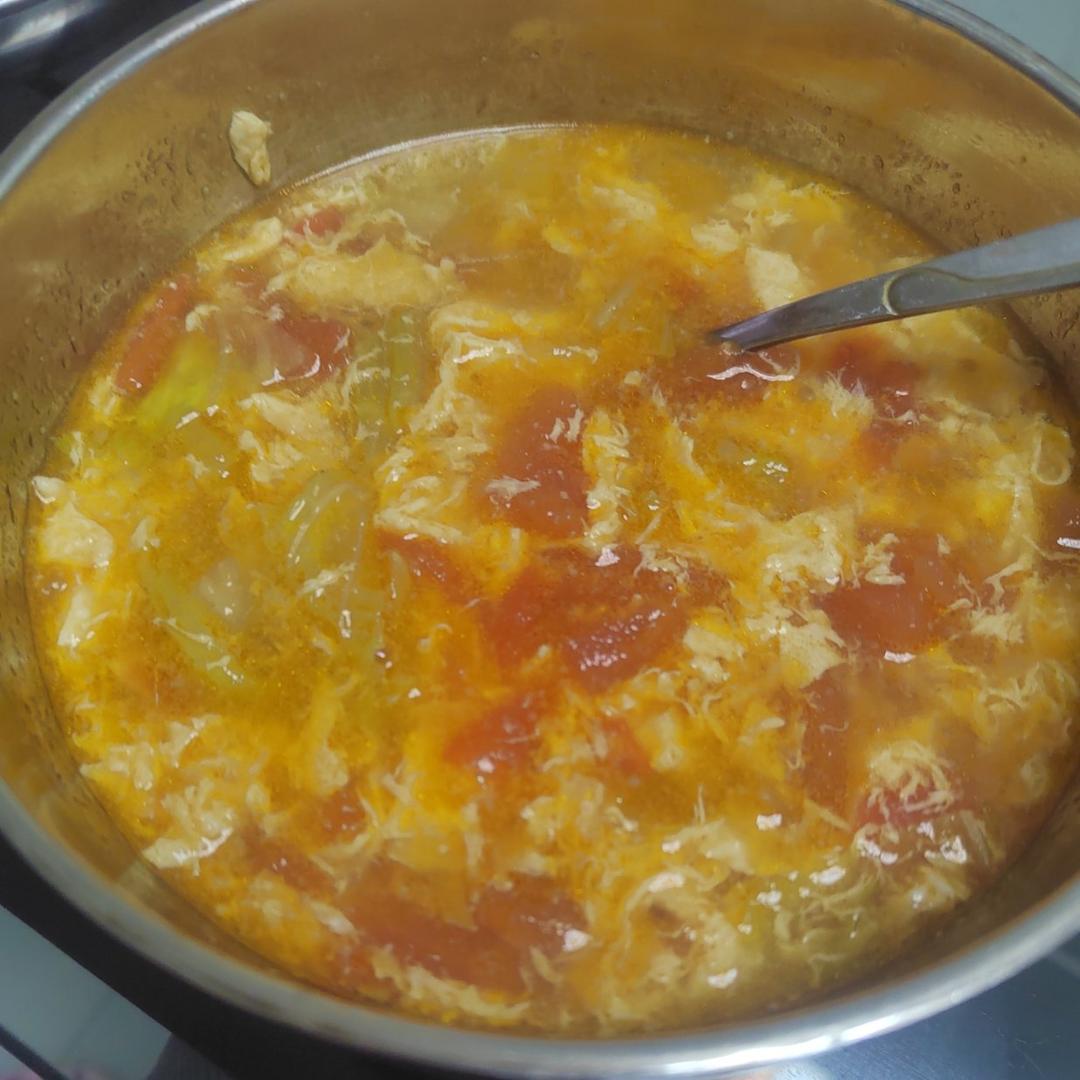 【跟我做不会错】简单又好喝的西红柿鸡蛋汤，家常又营养哦