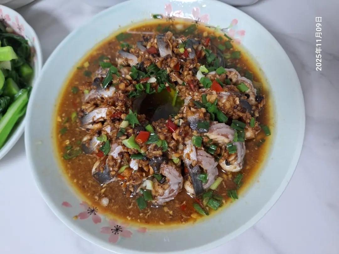 酸梅麵豉醬蒸盤龍鱔