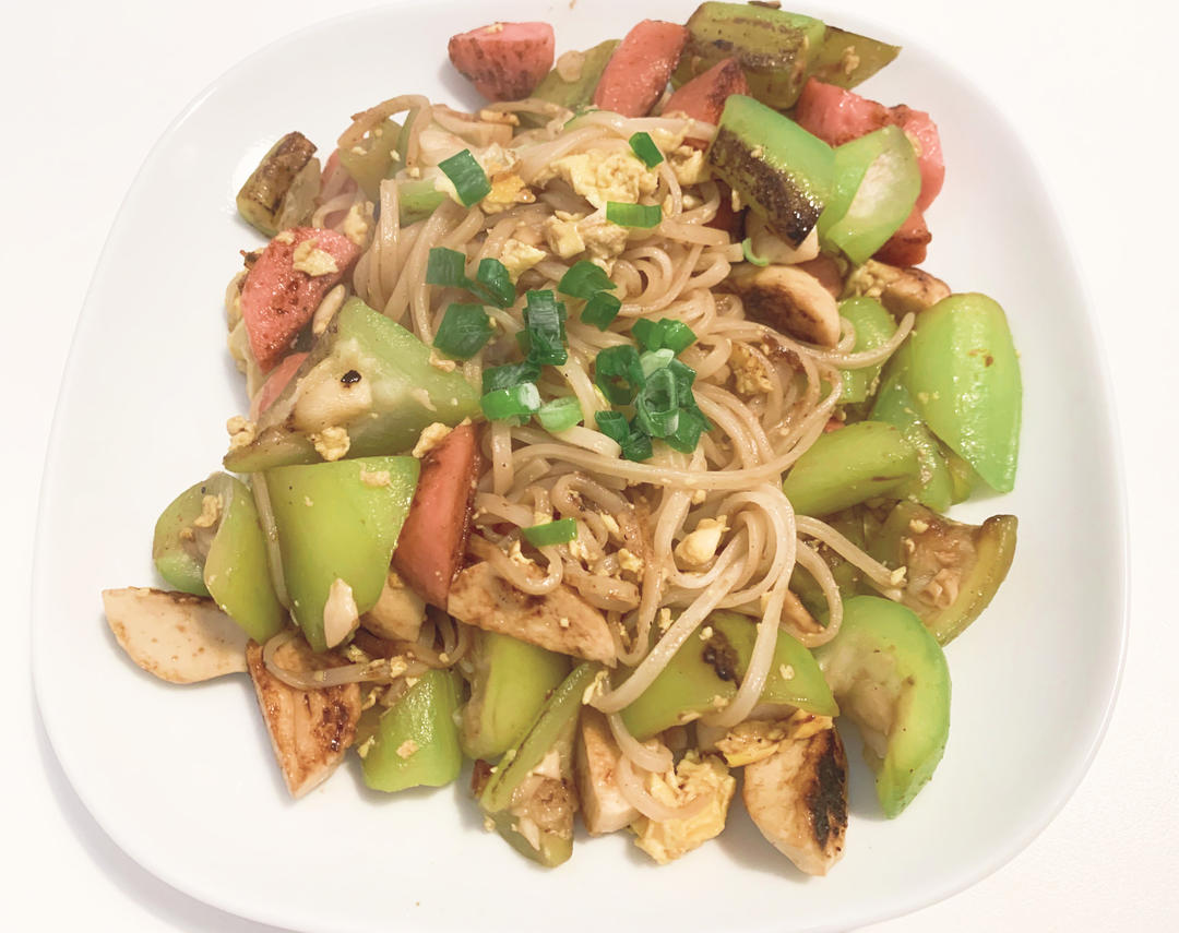 路边摊的炒河粉