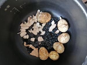 山药黑豆栗子排骨汤的做法 步骤1