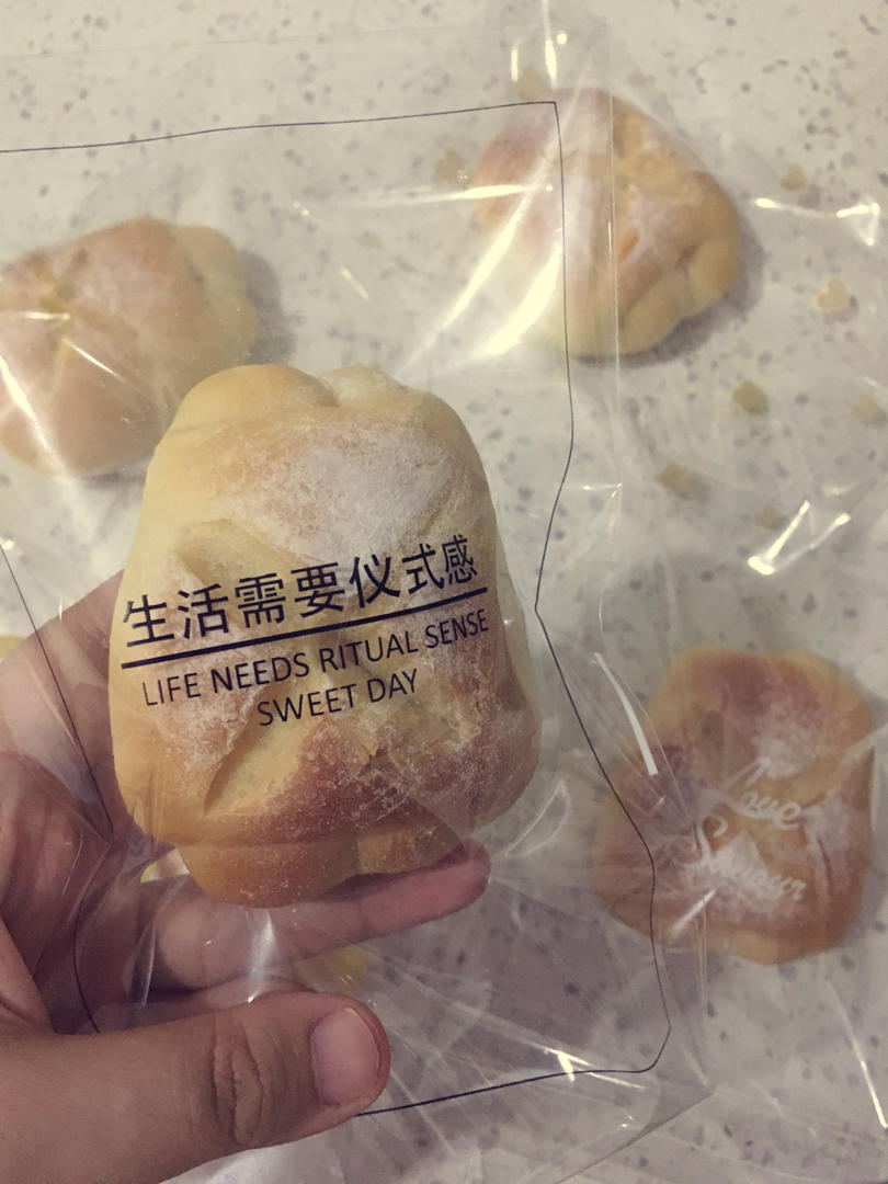 超软牛奶小面包