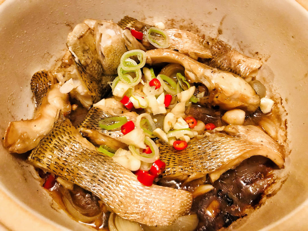 葱香焗鲈鱼