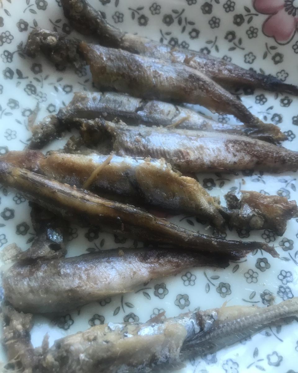 香煎多春鱼