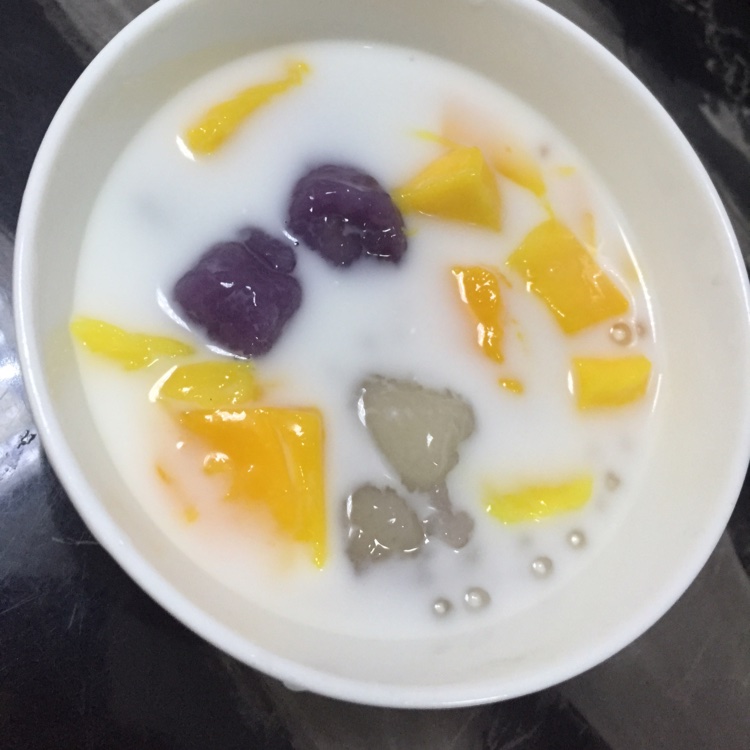 椰汁西米芒果芋圆
