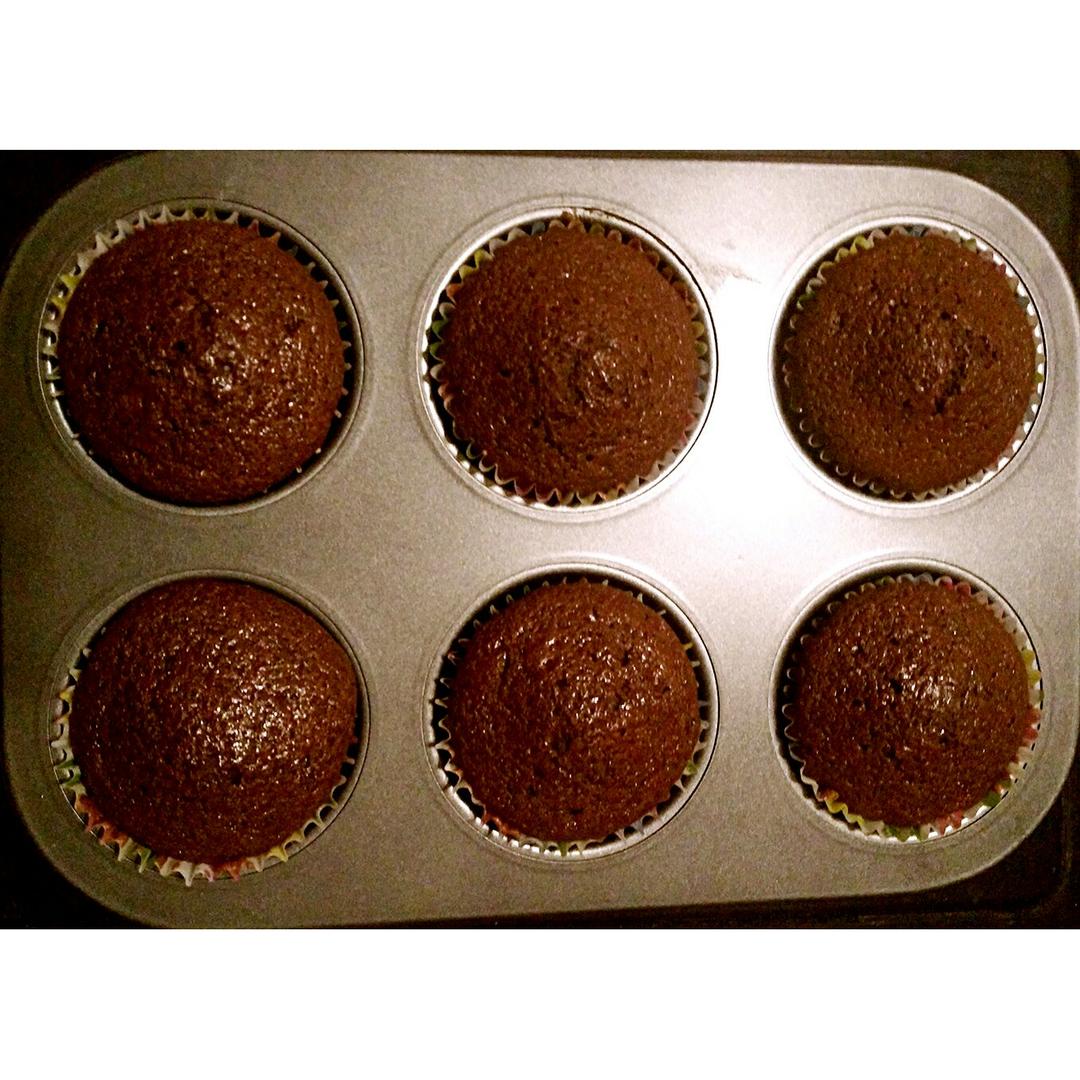 红丝绒纸杯蛋糕