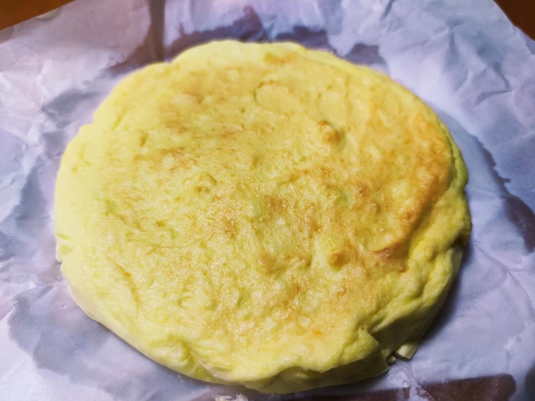 一晚上的等待果然是值得的，这是一款好吃的芝士蛋糕