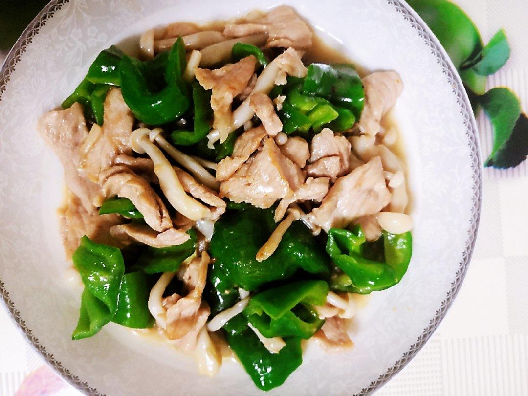 青椒海鲜菇爆炒肉片