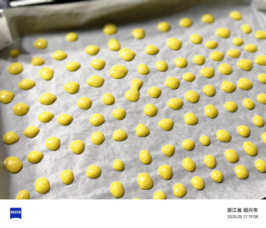 入口即化的无添加蛋黄溶豆