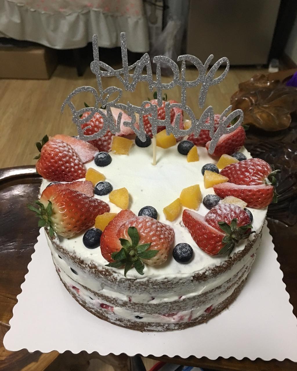 草莓裸蛋糕