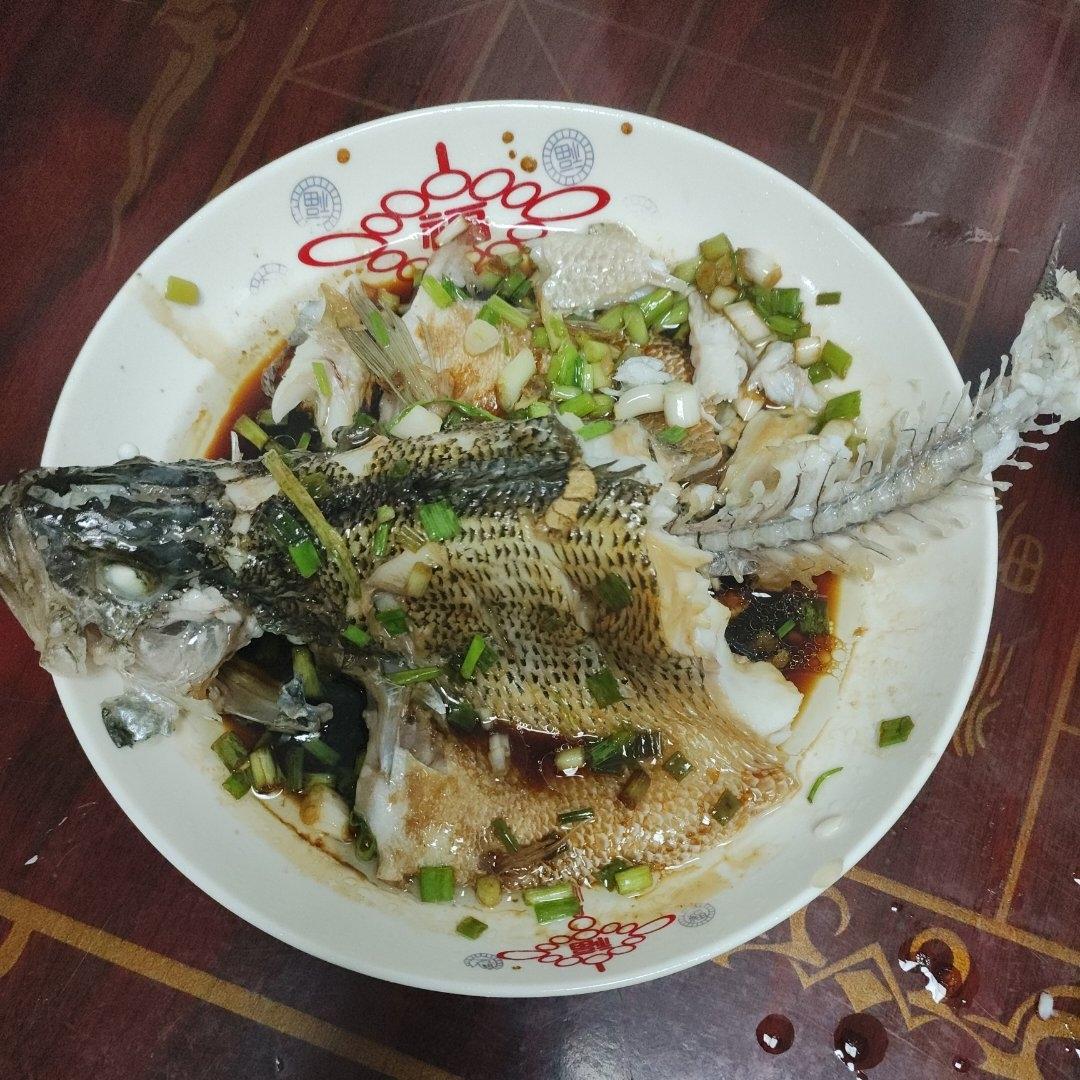 10分钟做 清蒸鲈鱼 （附切鱼图解）