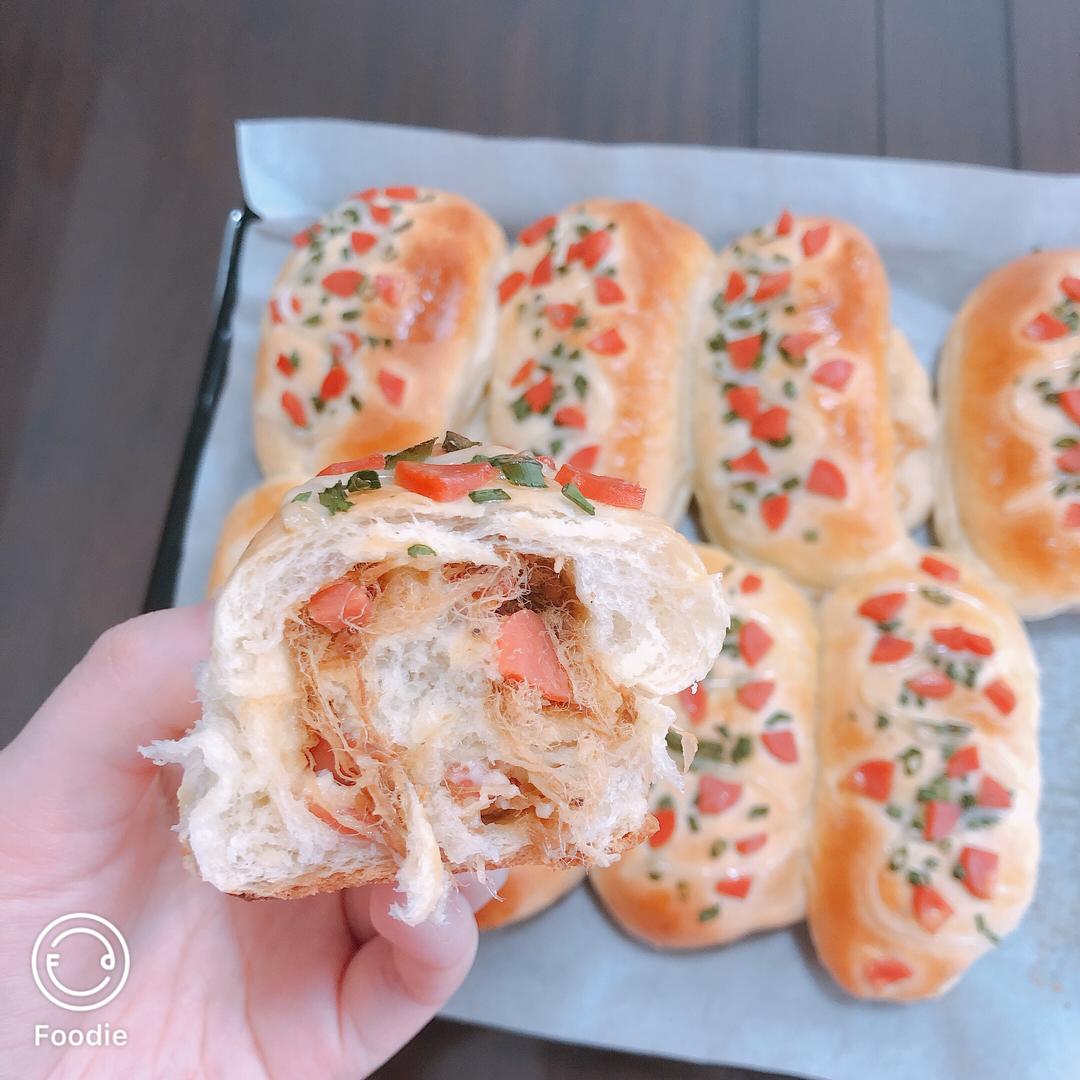 香葱肉松香肠面包