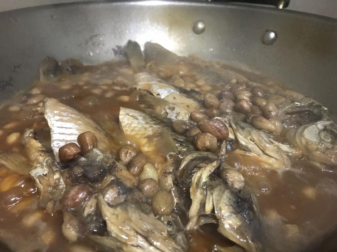 泡椒豆瓣烧鲫鱼