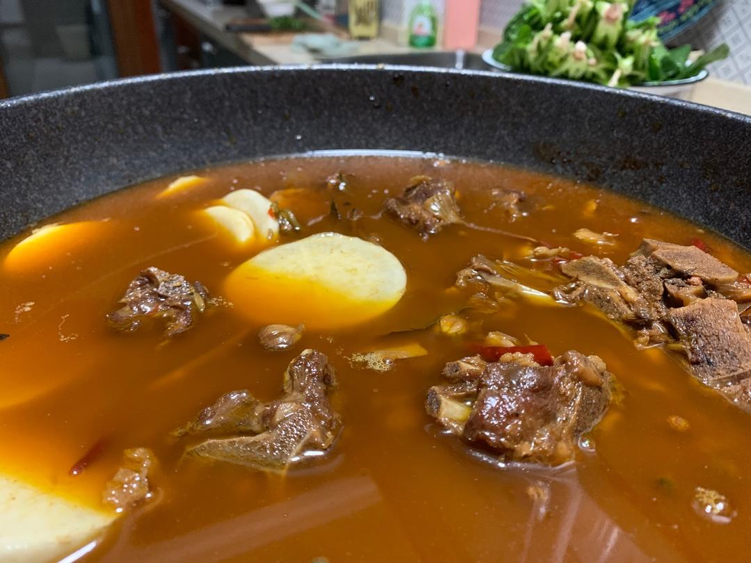 堂妈教你做红汤羊蝎子火锅