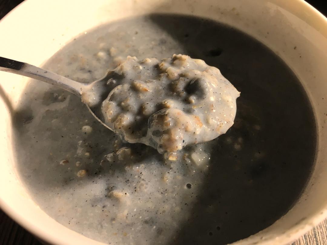 榛果核桃奶香燕麦粥