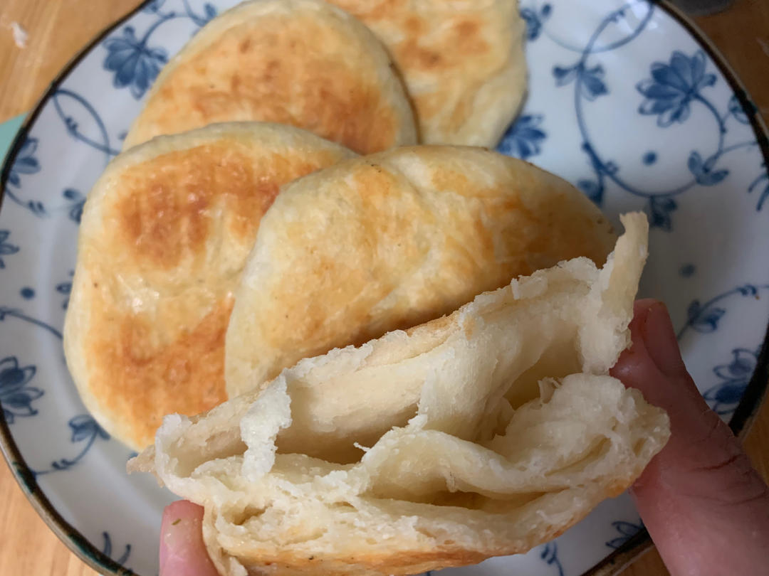 懒人版葱香发面饼 要多软有多软 零失败的方子 附细节视频详解