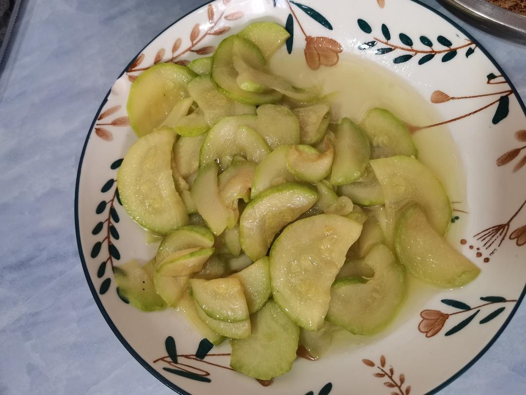 清香的西葫芦炒鸡蛋