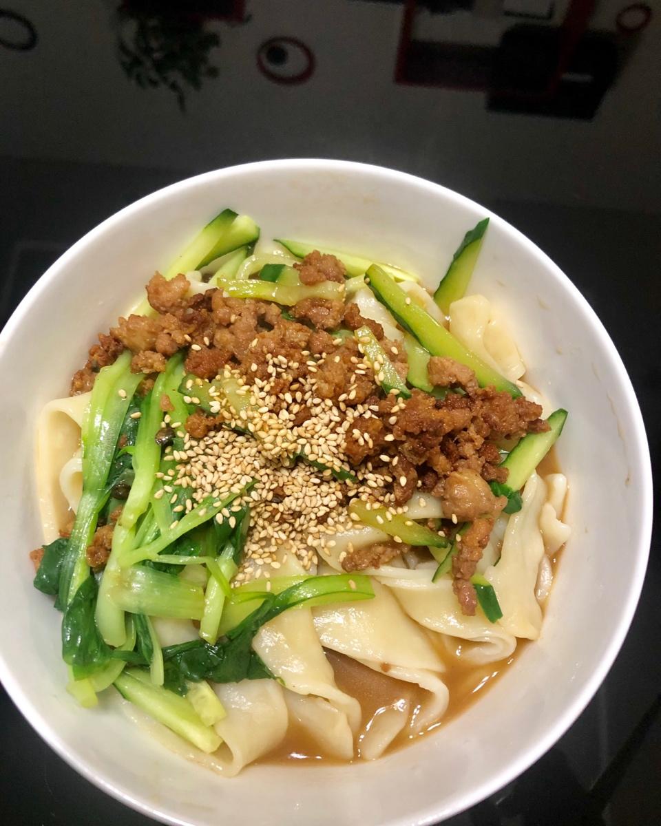 堂妈教你做油泼肉酱扯面