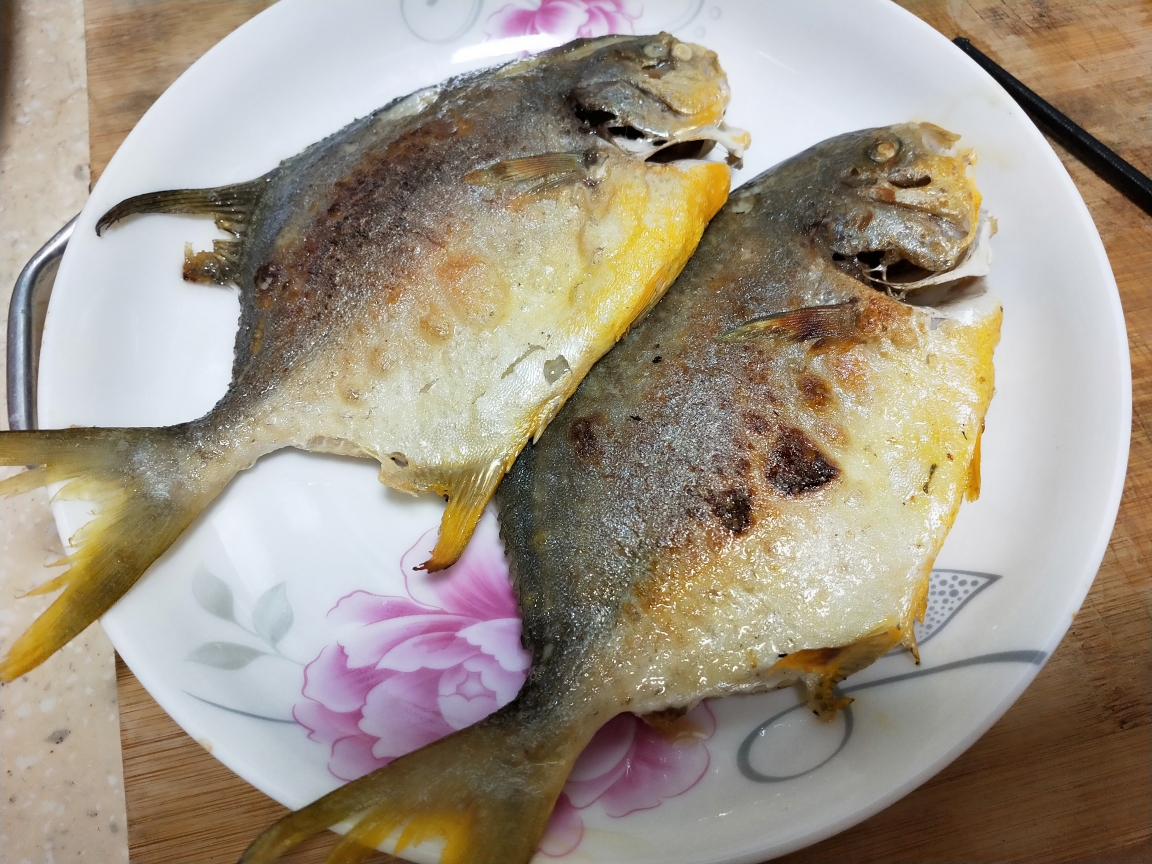 香煎金鲳鱼(仓鱼)的做法