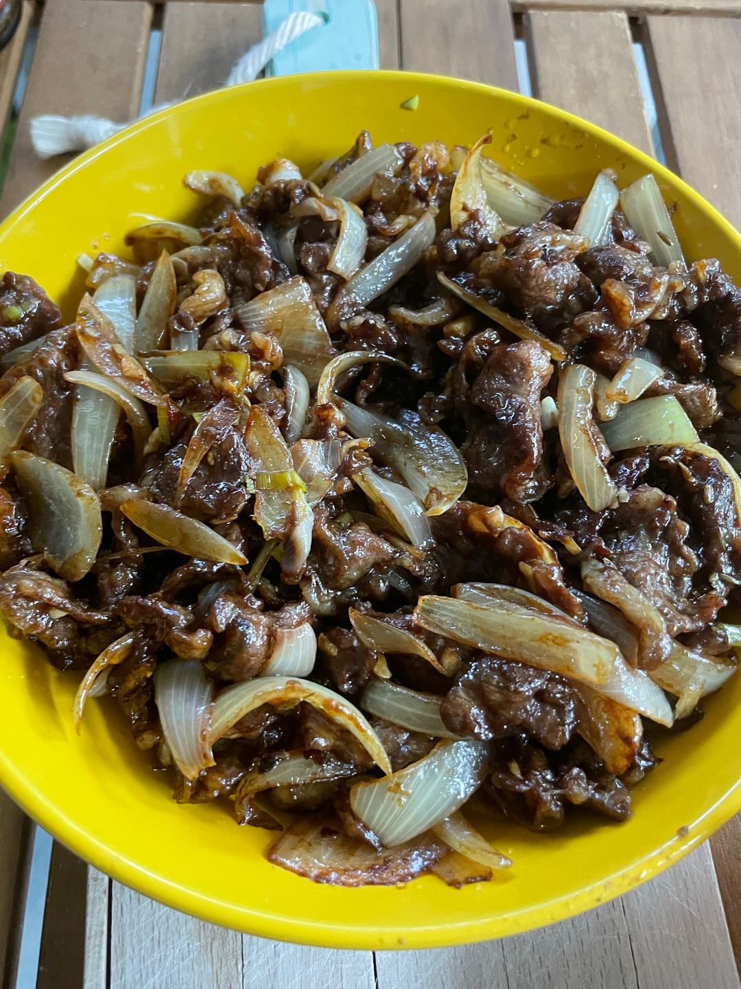 孜然牛肉（👈孜然肉片向左，吉野家向右👉）