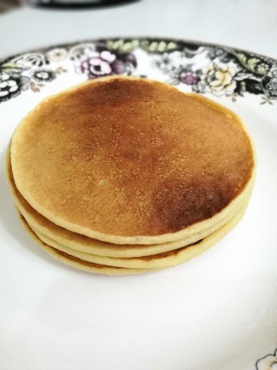 【快手香蕉牛奶松饼】
