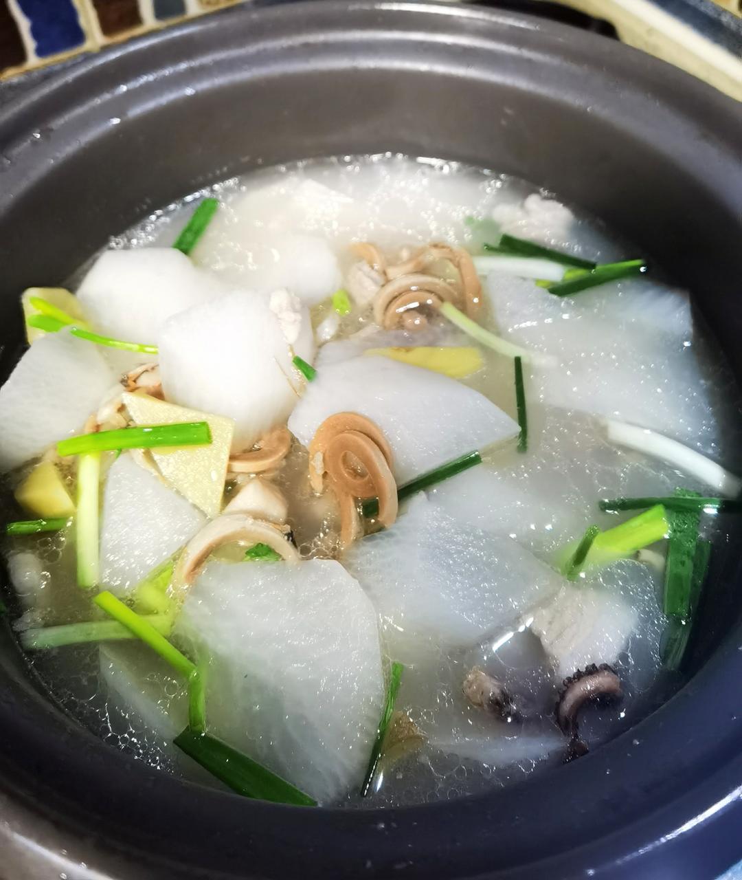 干鱿鱼萝卜汤