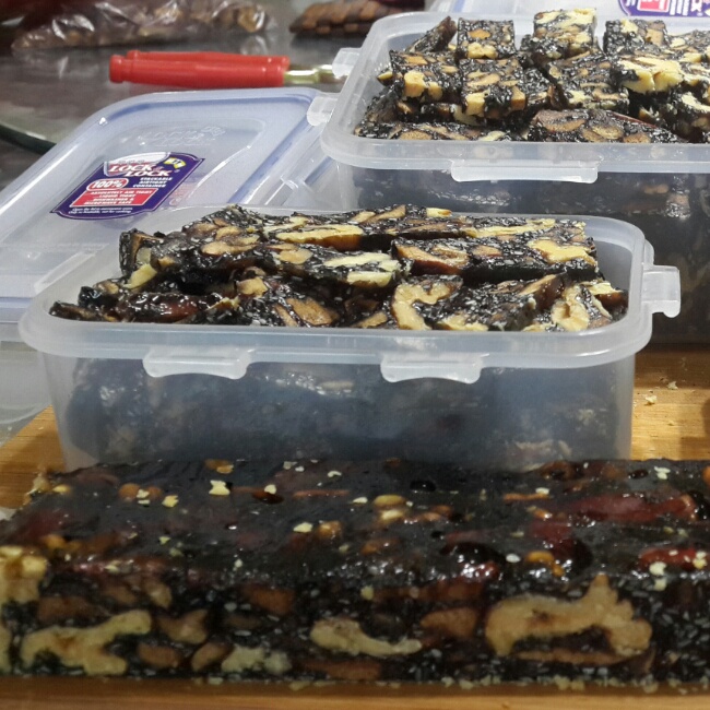 秋天滋补核桃红枣黑芝麻阿胶膏固元膏