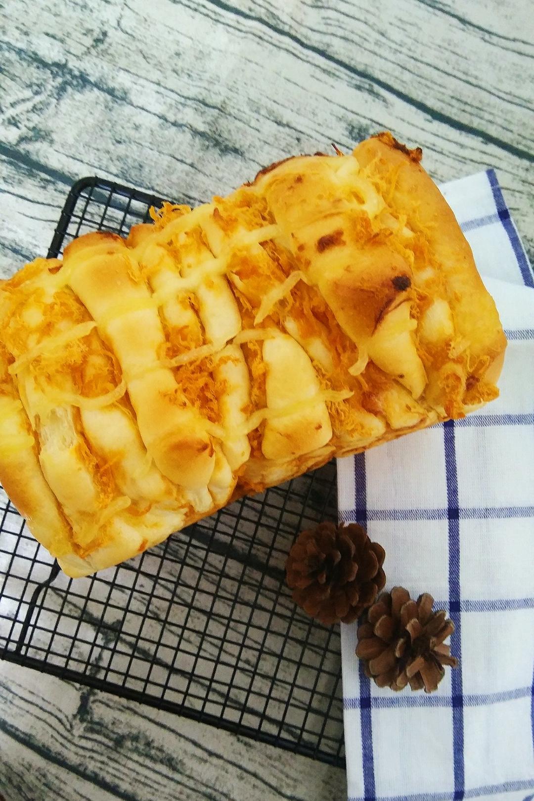 手撕肉松面包