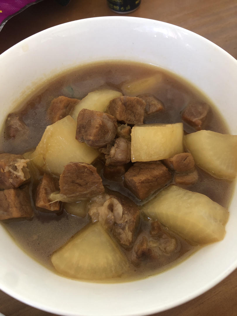 牛肉炖萝卜