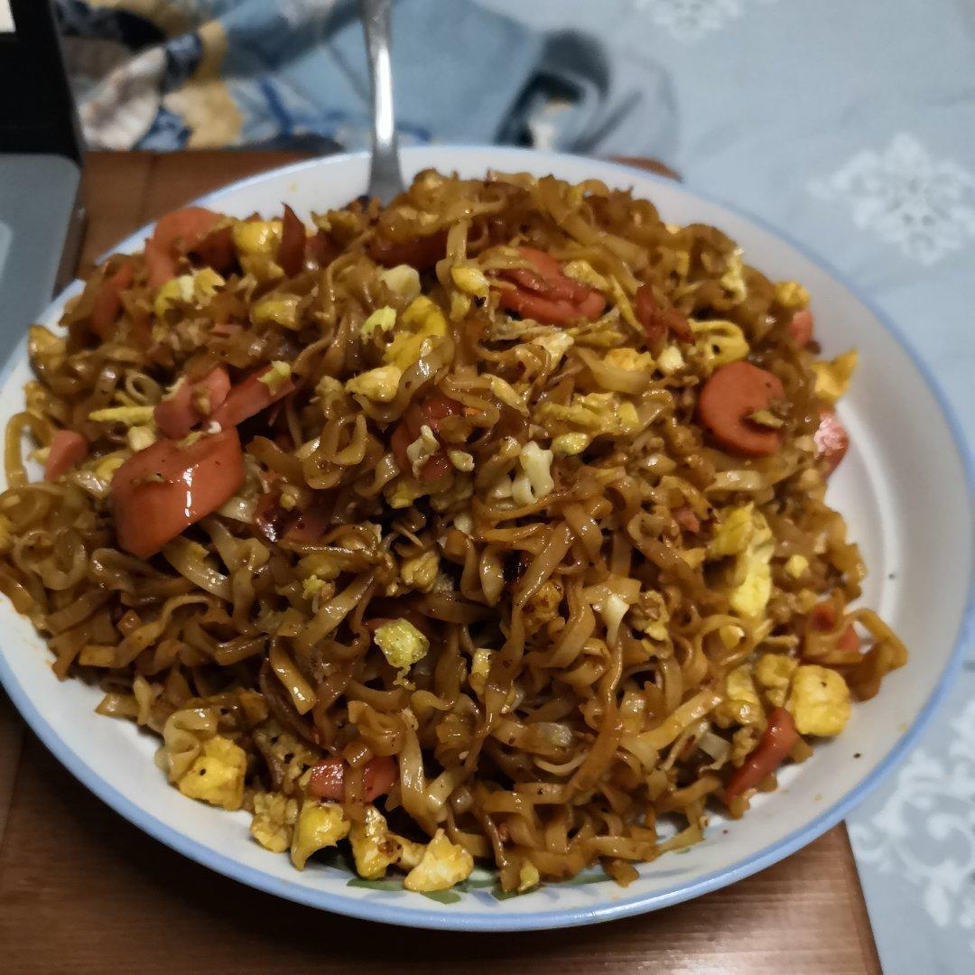 吼吼吃的炒方便面，附上炒面酱油配方