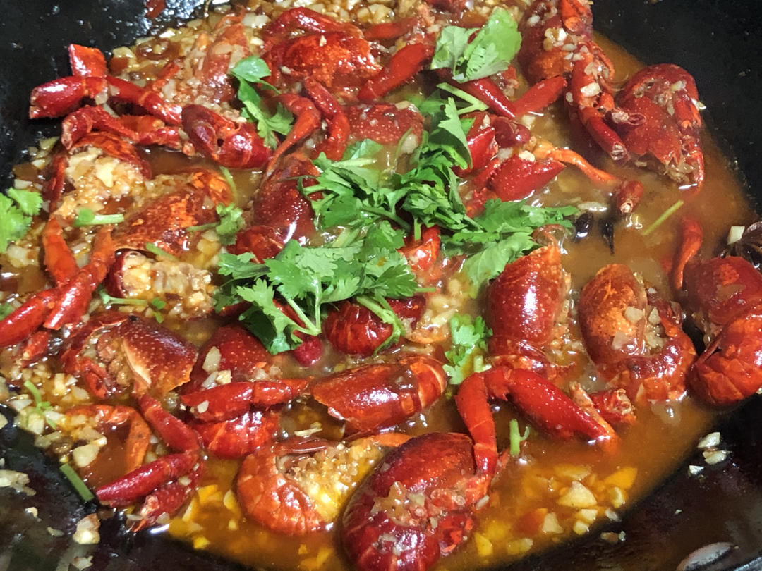 详解如何清理以及辨别小龙虾