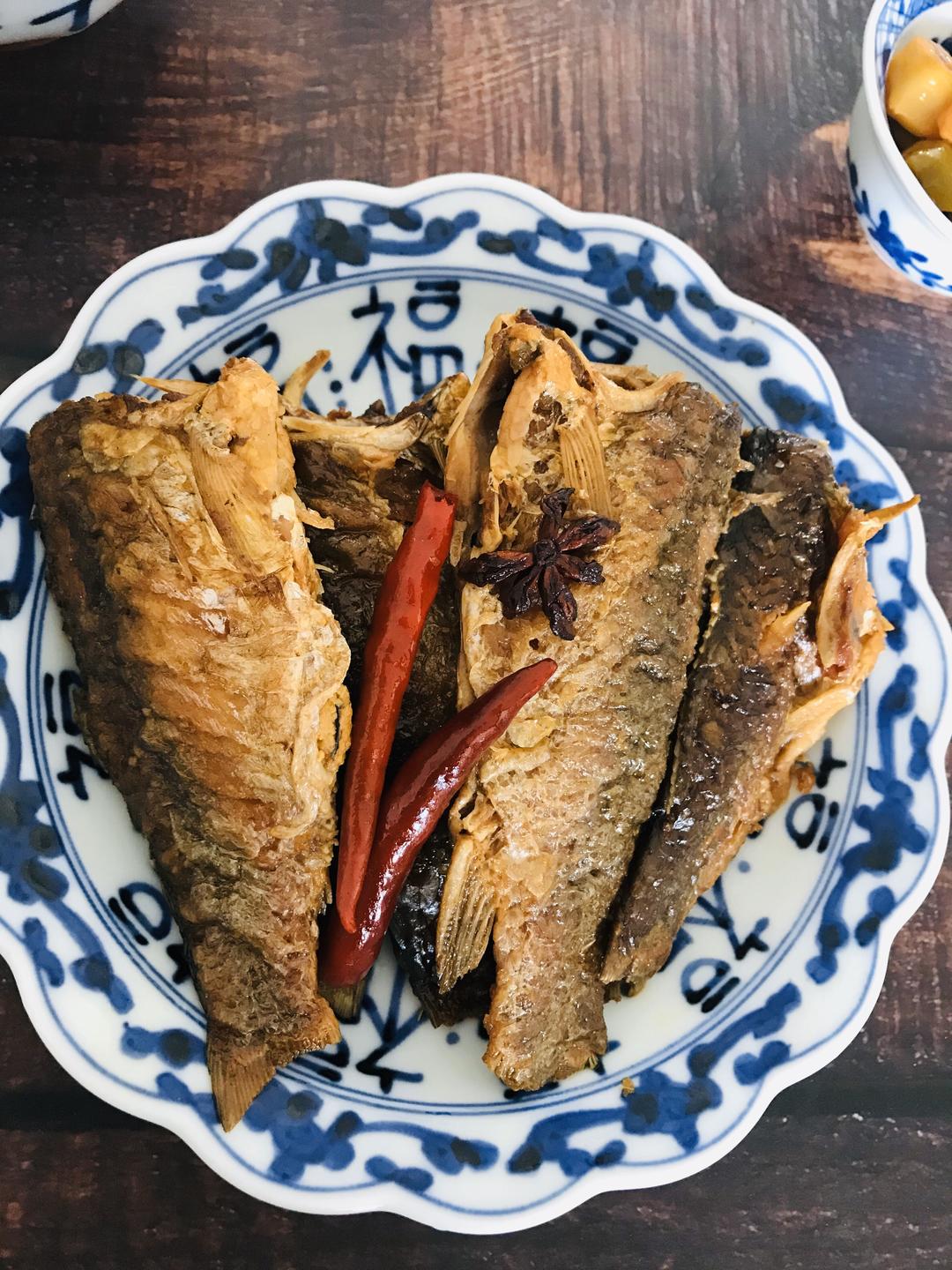 酥鲫鱼