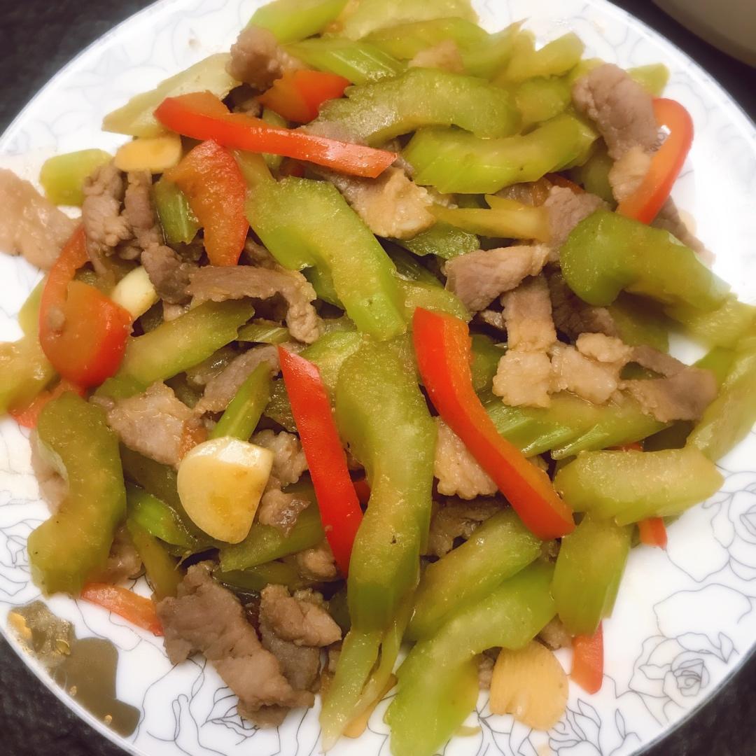 香芹炒肉家常下饭菜！