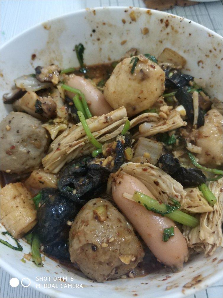 比麻辣烫好吃百倍的麻辣拌，浓郁鲜香麻辣又上瘾