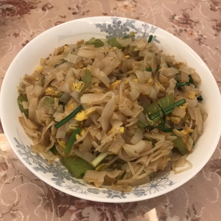 一人份鸡蛋尖椒豆芽炒粉/炒粉原理的做法 步骤5