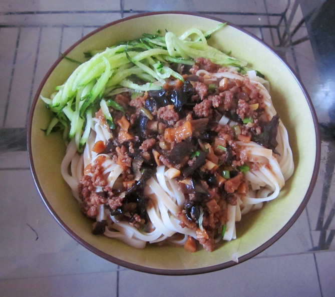 香菇茄汁盖浇面