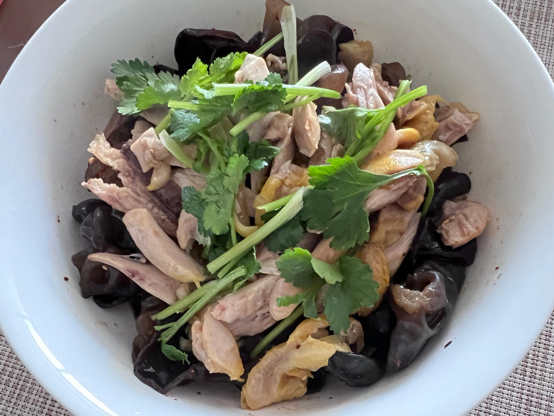 凉拌手撕鸡（健康减脂）