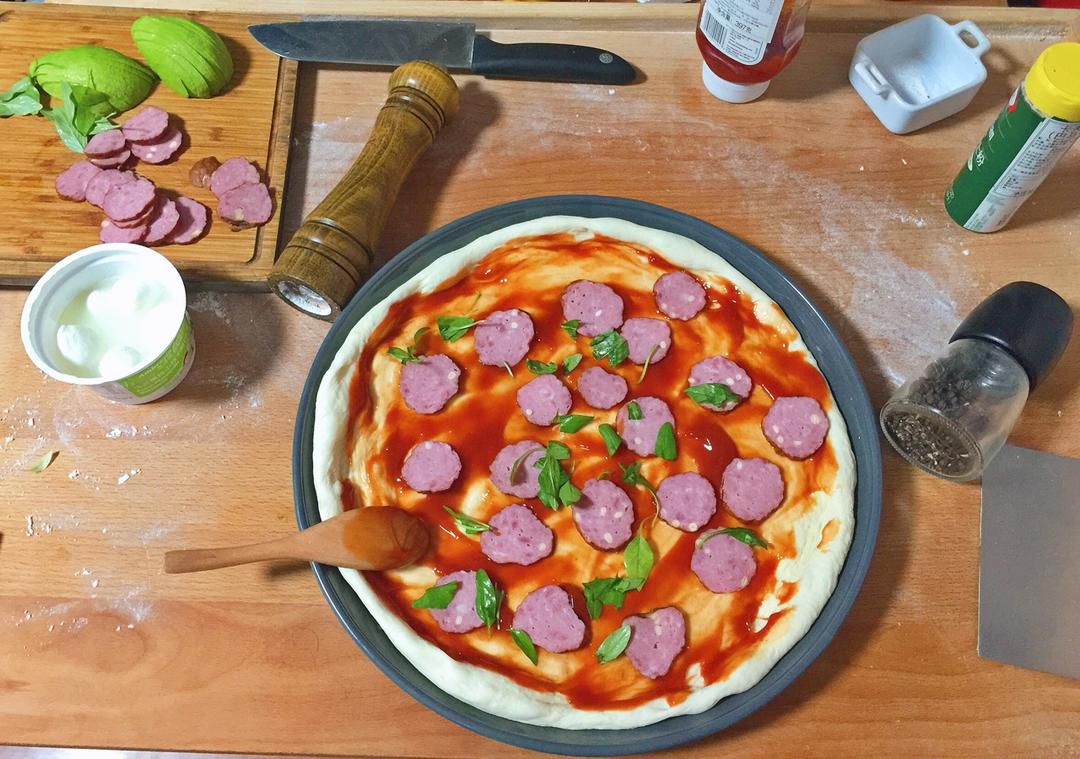 萨拉米薄底披萨 Salami Pizza