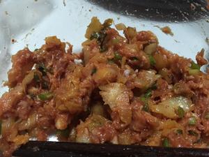 泡菜猪肉锅贴的做法 步骤1