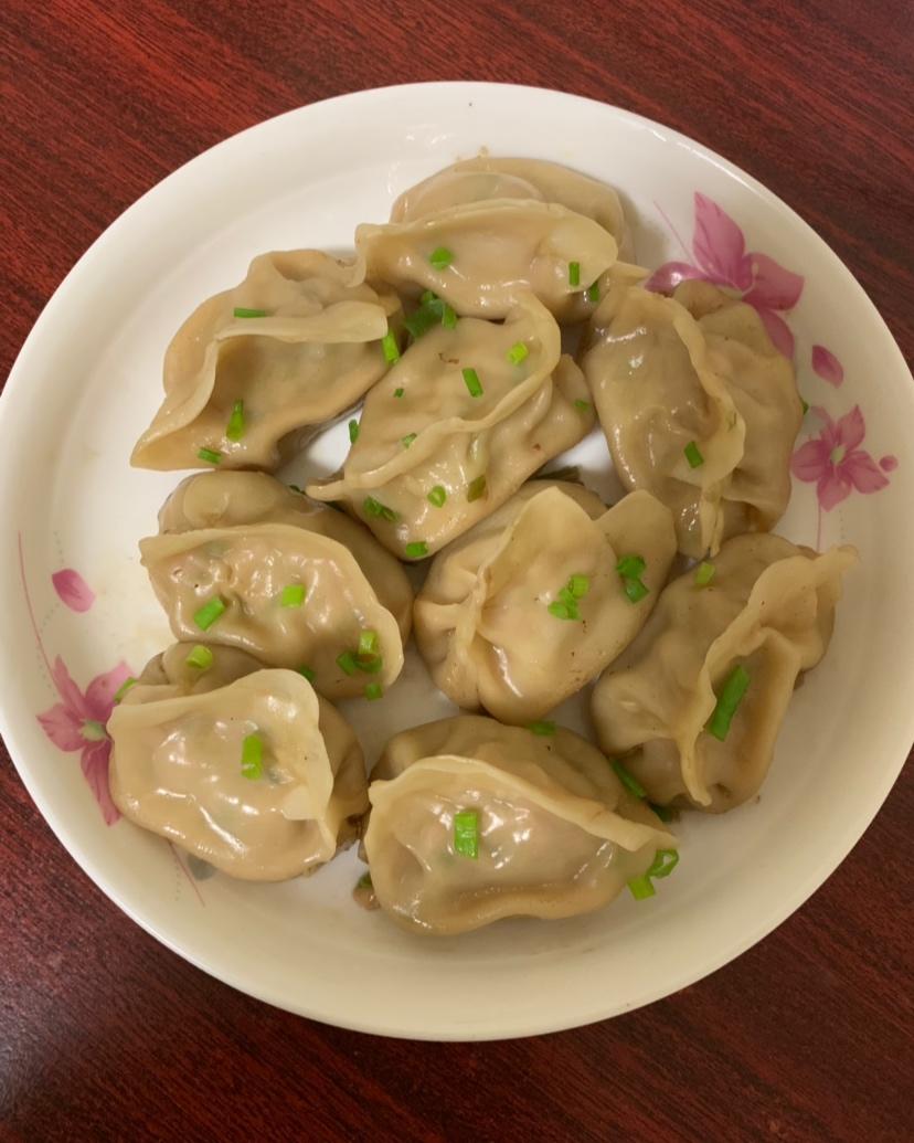金黄酥脆的煎饺，口水流一地丨锅贴饺子 · 圆满素食