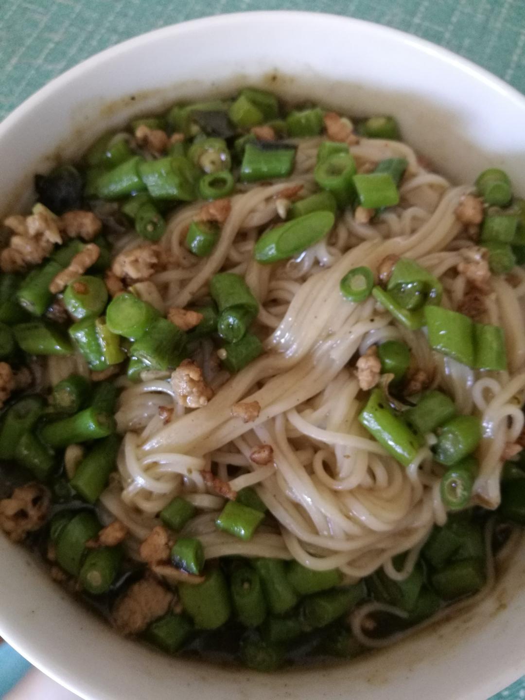 肉末豆角盖浇面