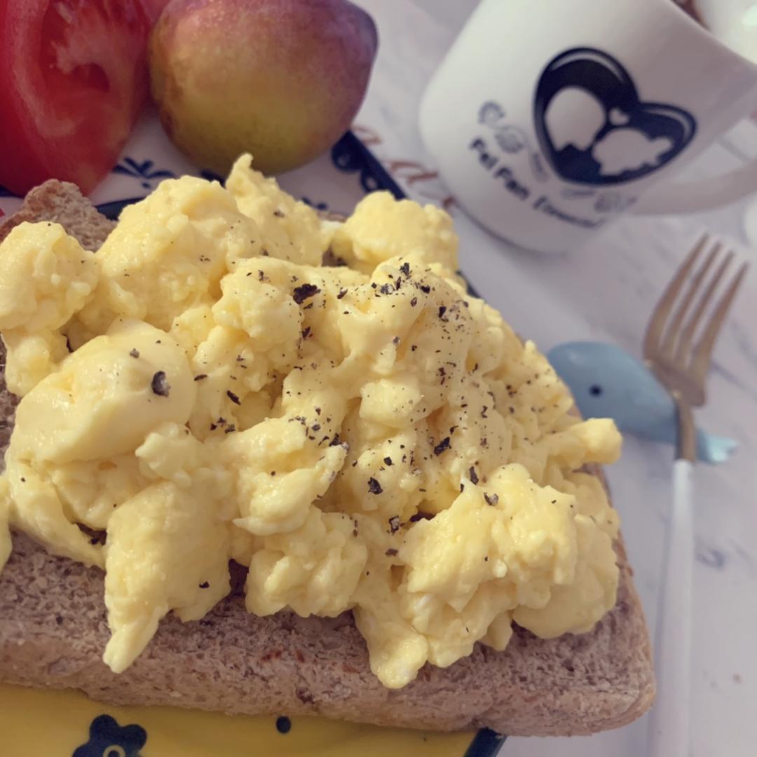 美式炒蛋 scrambled eggs