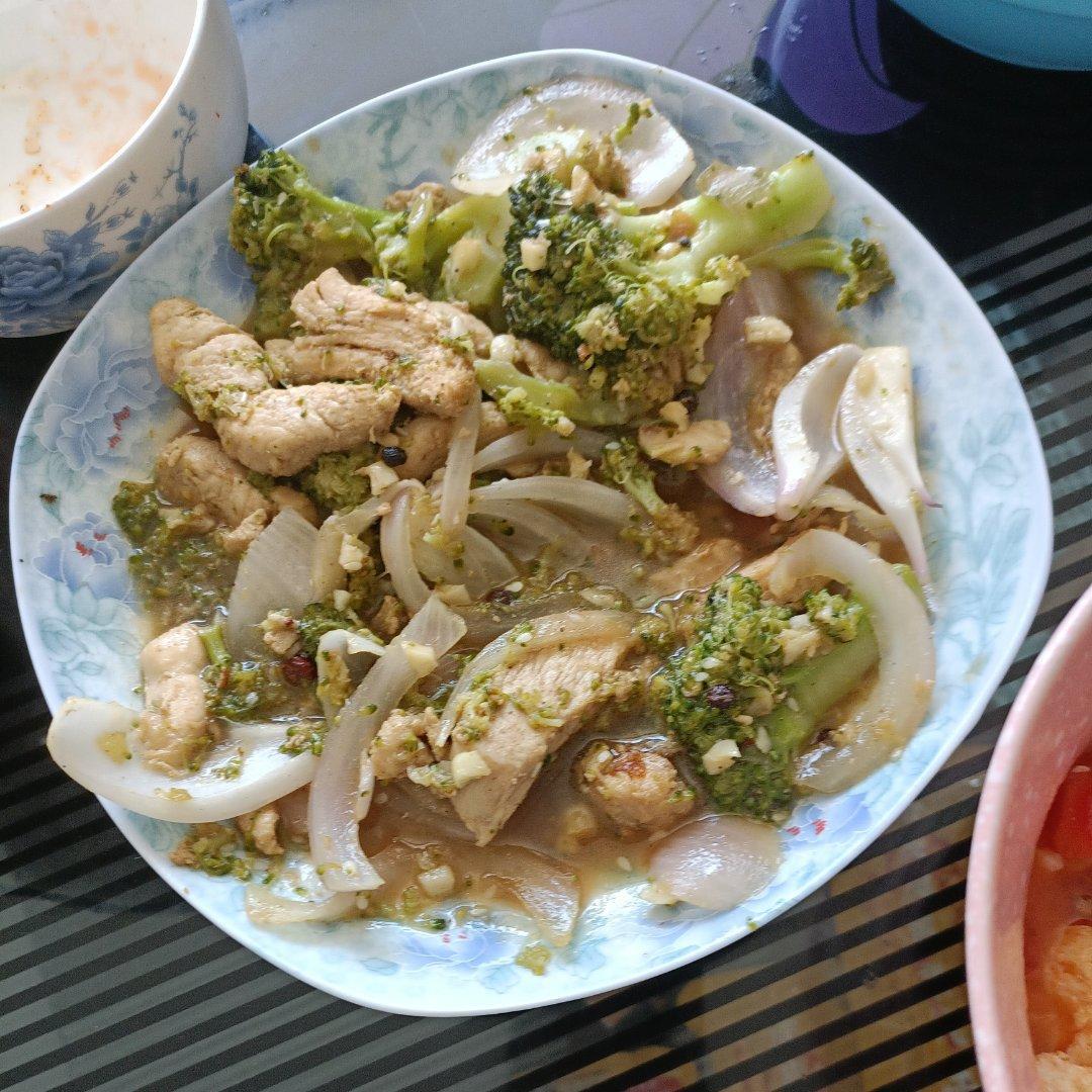 低卡瘦身餐 蒜香鸡胸西兰花