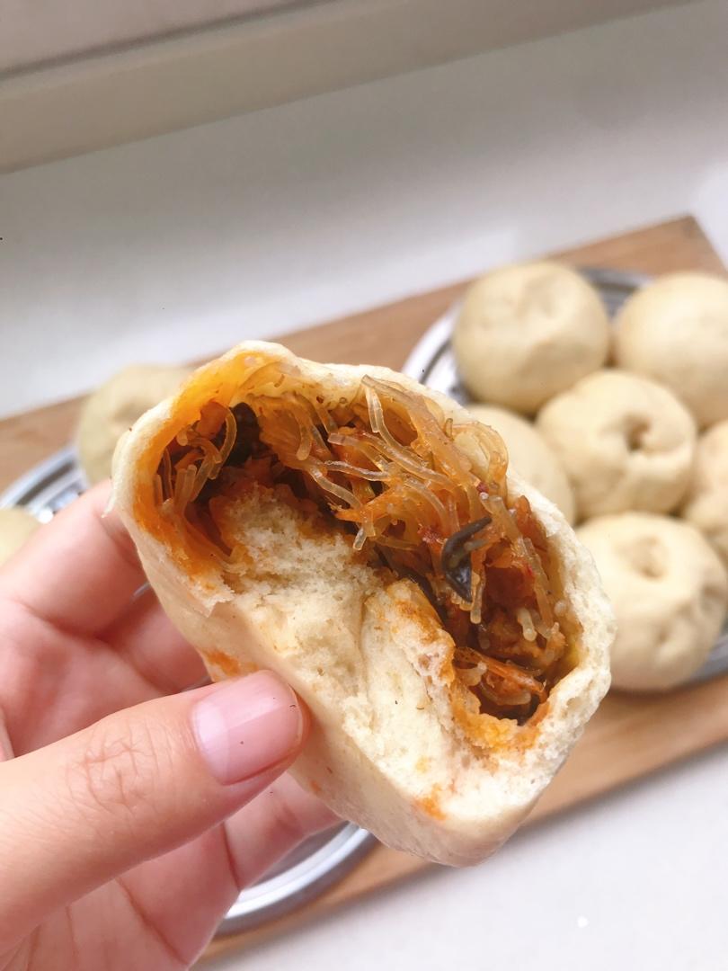 yier屹耳123做的老干妈麻辣豆腐粉丝包!超级过瘾