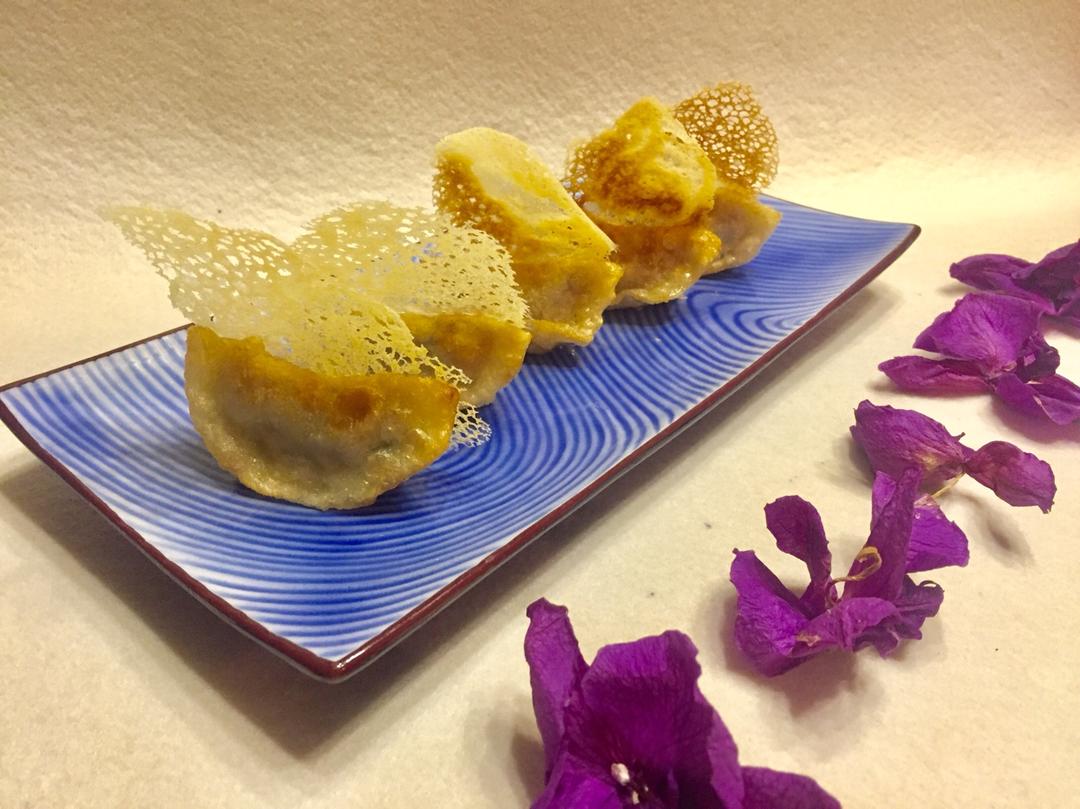 冰花蕾丝煎饺