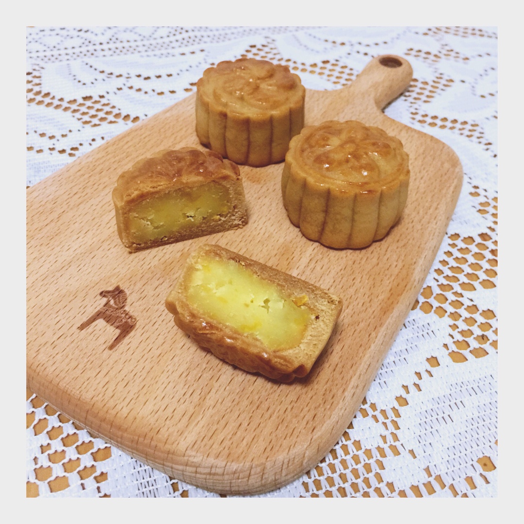 金沙奶黄月饼