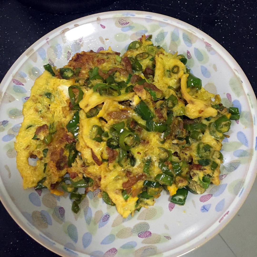缪小强做的杭椒煎蛋饼